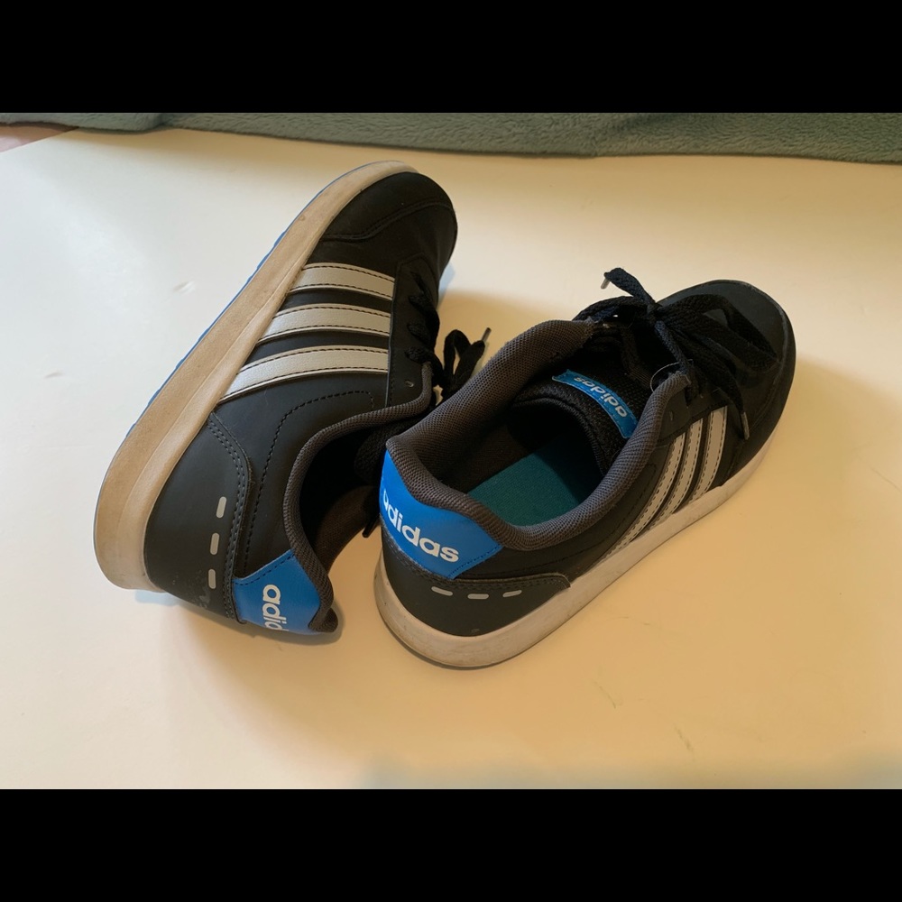 Adidas basic shoes - Picture 5 of 6